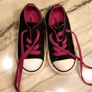 Little girl CONVERSE. Limited design